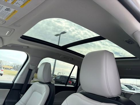 Used 2025 Lincoln Aviator AWD w/ Equipment Group 101A image 20