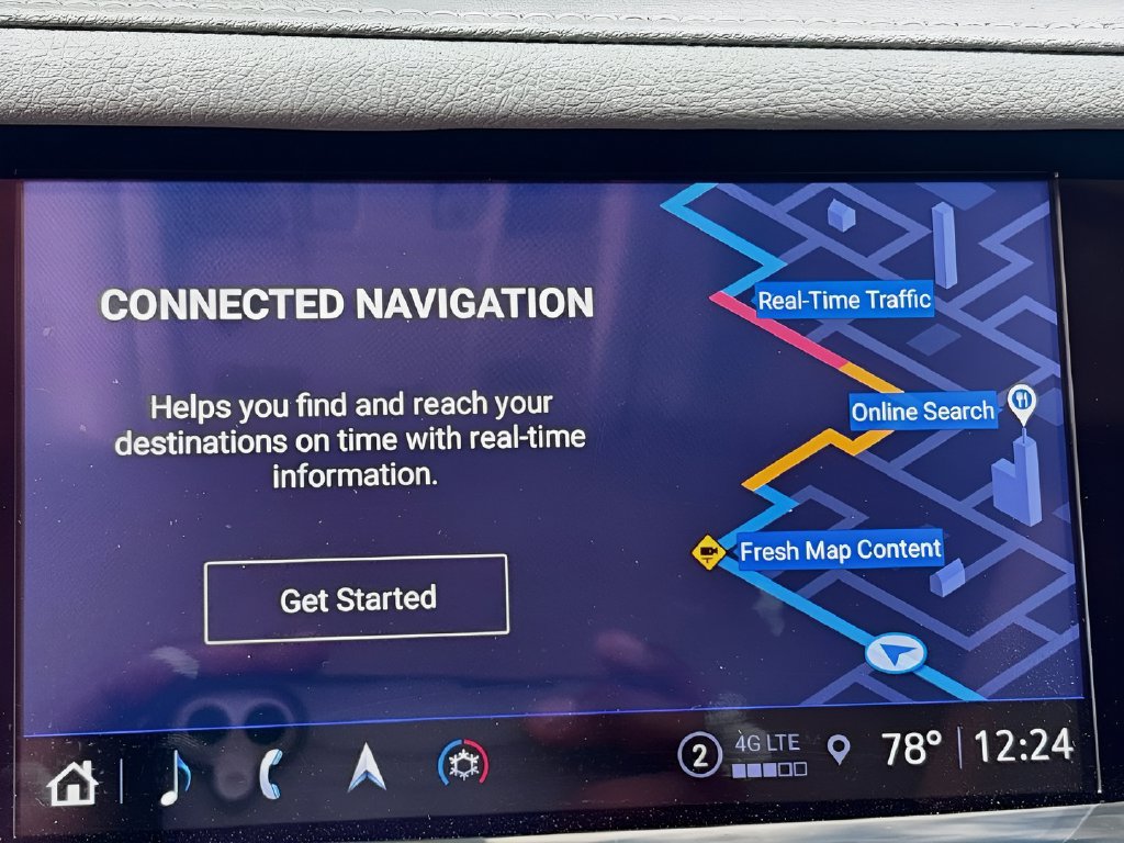 Used 2025 Cadillac XT6 Premium Luxury w/ Technology Package FWD image 13