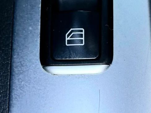Used 2014 Mercedes-Benz GLK 350 4MATIC image 30