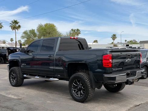 Used 2018 Chevrolet Silverado 2500 LT w/ LT Convenience Package AWD/4WD image 5