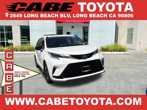 Used 2024 Toyota Sienna XSE w/ XSE Plus Package AWD/4WD image 1