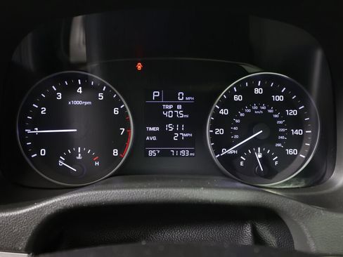 Used 2017 Hyundai Elantra SE FWD image 29