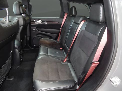 Used 2020 Jeep Grand Cherokee SRT AWD/4WD image 32