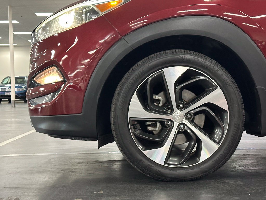 Used 2016 Hyundai Tucson Limited w/ Option Group 03 FWD image 12