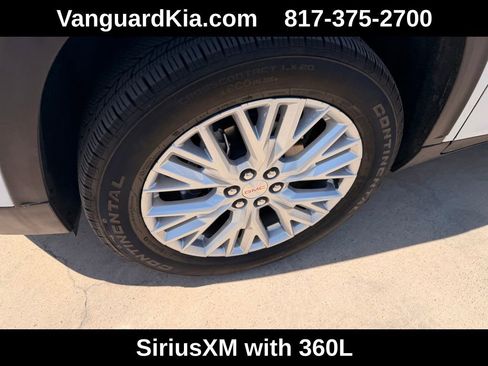 Used 2026 GMC Acadia Elevation w/ Elevation Premium Package AWD/4WD image 8