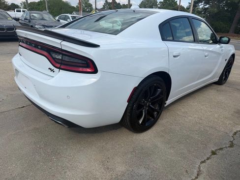 Used 2018 Dodge Charger R/T w/ Blacktop Package RWD image 5
