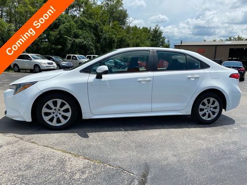 Used 2023 Toyota Corolla LE FWD image 5