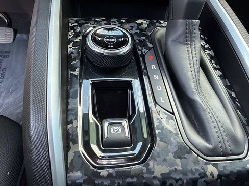 Used 2023 Chevrolet Colorado Trail Boss w/ LPO, Dark Essentials Package AWD/4WD image 31