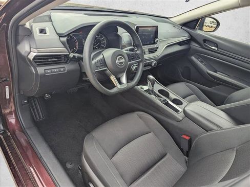 Used 2025 Nissan Altima 2.5 SV image 9
