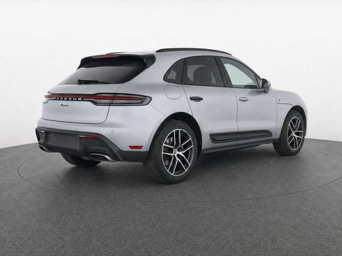 Used 2022 Porsche Macan AWD/4WD image 3