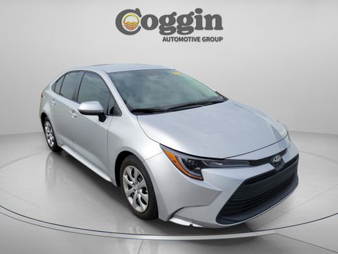 Used 2023 Toyota Corolla LE FWD image 7