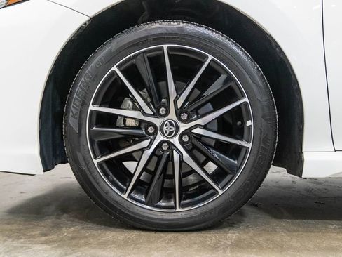 Used 2022 Toyota Camry SE w/ Carpet Mat Package (TMS) AWD/4WD image 11