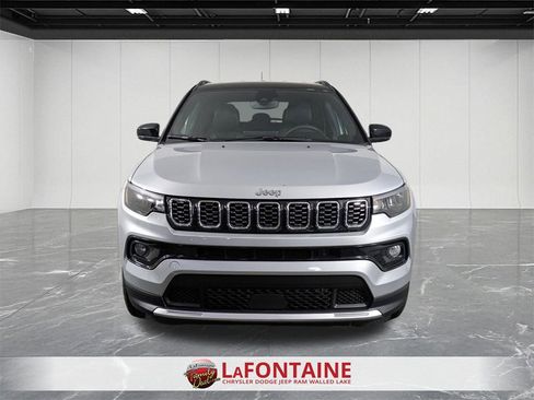 Certified 2025 Jeep Compass Limited image 8