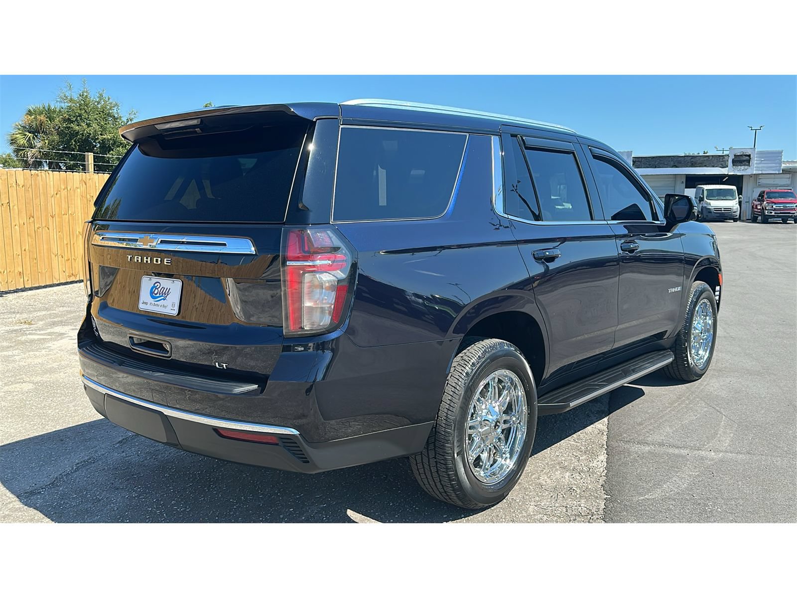 Used 2023 Chevrolet Tahoe LT w/ Luxury Package AWD/4WD image 5