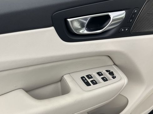 New 2026 Volvo XC60 B5 Ultra w/ Protection Package Premier image 13