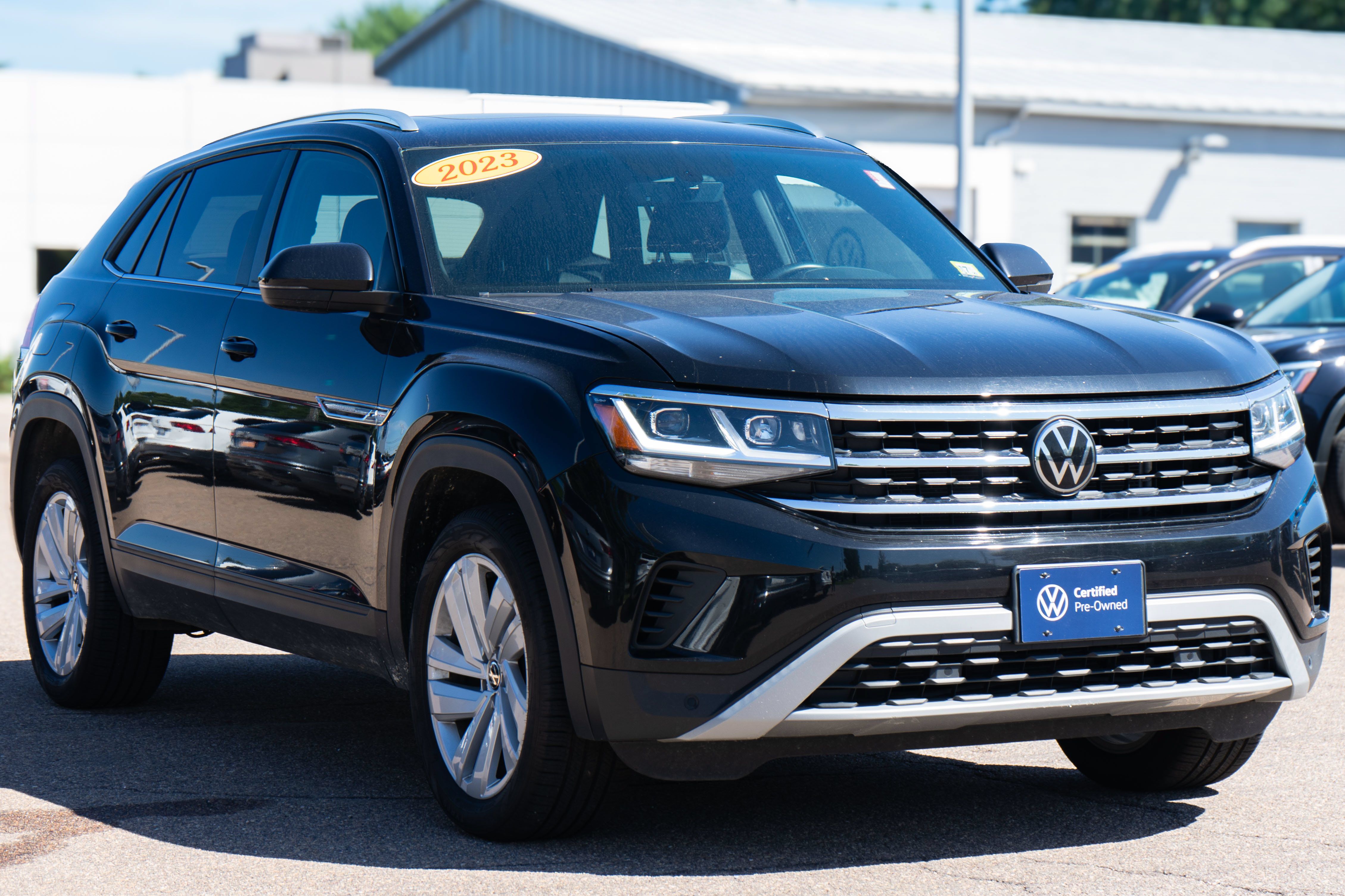 Certified 2023 Volkswagen Atlas Cross Sport SE w/ Panoramic Sunroof Package AWD/4WD image 8
