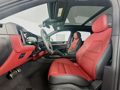 New 2026 Porsche Cayenne S image 5