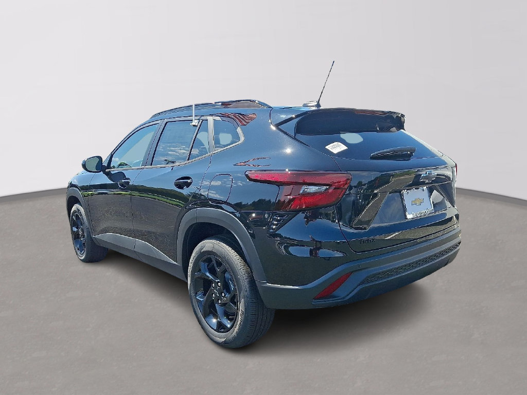 New 2026 Chevrolet Trax LT w/ Driver Confidence Package FWD image 3
