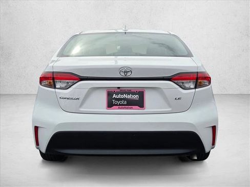 Used 2025 Toyota Corolla LE image 7