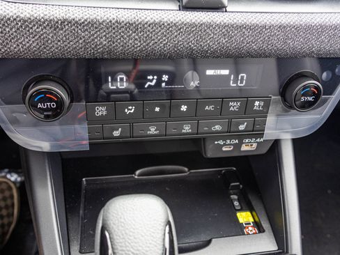 Used 2026 Subaru Outback Limited AWD/4WD image 29