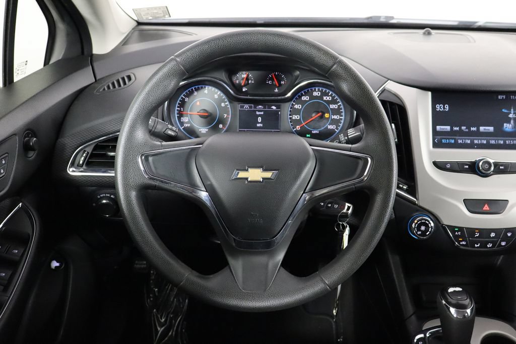 Used 2017 Chevrolet Cruze LS FWD image 7