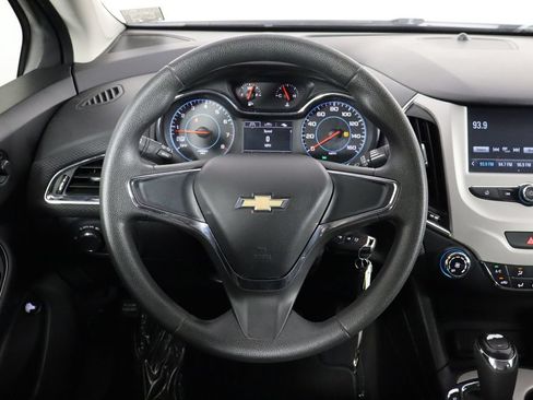 Used 2017 Chevrolet Cruze LS FWD image 7