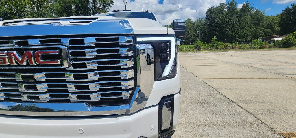 Used 2025 GMC Sierra 3500 Denali w/ Denali Reserve Package AWD/4WD image 21