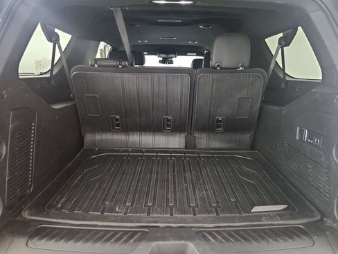 Used 2024 GMC Yukon XL SLT w/ SLT Luxury Package AWD/4WD image 35