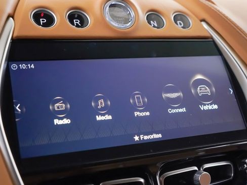 Used 2021 Aston Martin DBX image 29