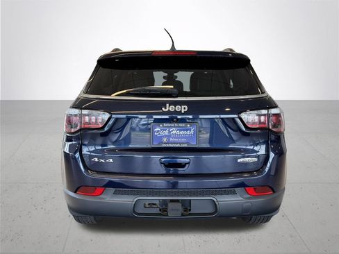 Used 2018 Jeep Compass Latitude w/ Popular Equipment Group AWD/4WD image 8