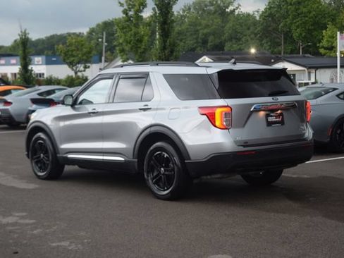 Used 2023 Ford Explorer XLT AWD/4WD image 24