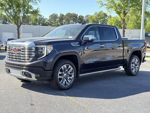 Used 2025 GMC Sierra 1500 Denali w/ Denali Reserve Package AWD/4WD image 5