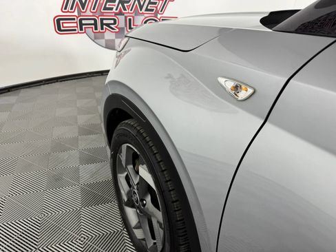 Used 2021 Hyundai Venue SEL FWD image 22