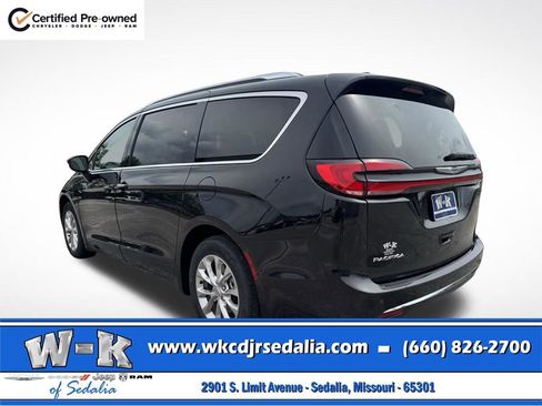 Certified 2021 Chrysler Pacifica Touring-L FWD image 4