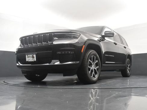 Used 2025 Jeep Grand Cherokee L Limited AWD/4WD image 21