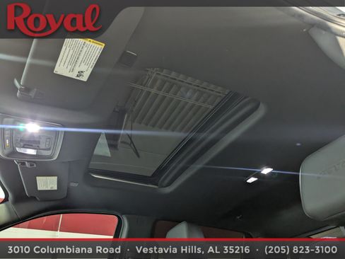 Used 2023 GMC Sierra 1500 AT4 w/ Technology Package AWD/4WD image 24