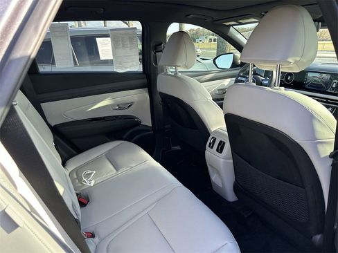 Used 2025 Hyundai Tucson Limited image 19