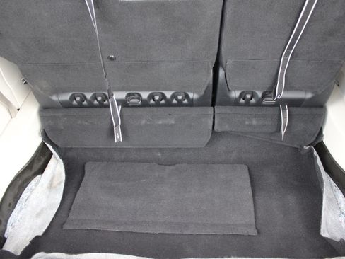 Used 2020 Chrysler Voyager Lxi image 26