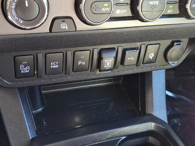 Certified 2022 Toyota Tacoma TRD Off-Road w/ Technology Package AWD/4WD image 23