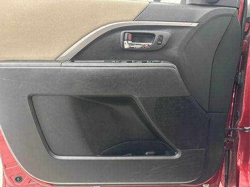 Used 2012 MAZDA MAZDA5 Grand Touring image 26