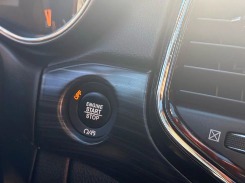 Used 2021 Jeep Grand Cherokee Laredo X image 30