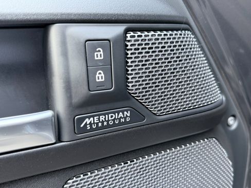 Used 2023 Land Rover Defender 110 AWD/4WD image 10