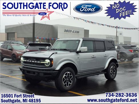 Used 2023 Ford Bronco Outer Banks image 1