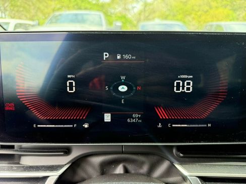 Used 2026 Kia Carnival LX image 4