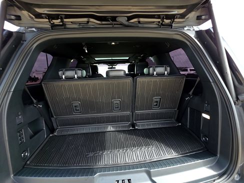 Used 2023 Ford Expedition Platinum image 21