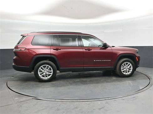 New 2025 Jeep Grand Cherokee L Laredo image 2