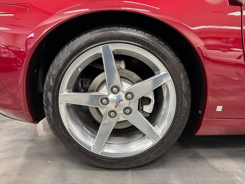 Used 2006 Chevrolet Corvette Convertible w/ Preferred Equipment Group RWD image 34