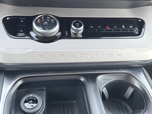 New 2027 Ford Expedition Max Active RWD image 31