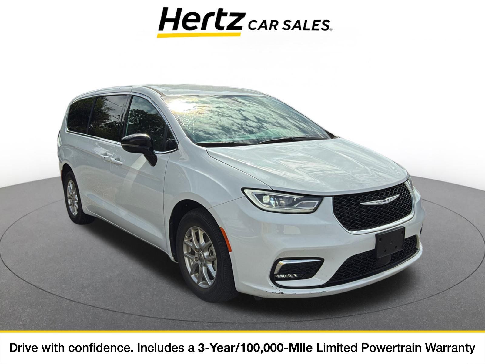 Used 2025 Chrysler Pacifica Select FWD image 1