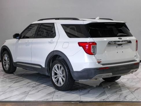 Used 2020 Ford Explorer XLT w/ Equipment Group 202A AWD/4WD image 14